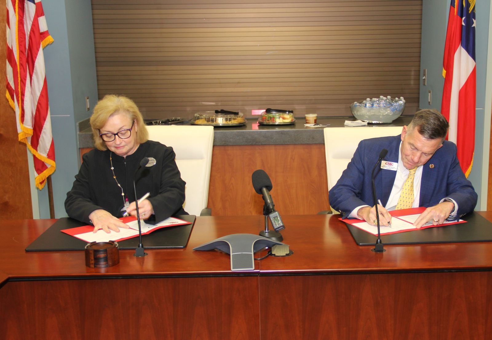 CTC and GMC Presidents signing agreement